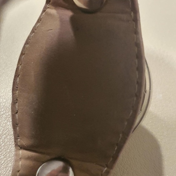 🦋10/$20🦋 Disney Minnie Mouse Silver/Pink Leather Lite Up Women's Watch - Picture 4 of 4